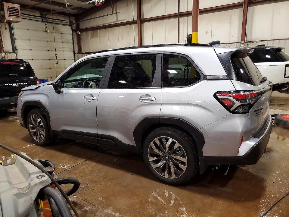 JF2SLDTC3SH591413 — 2025 SUBARU FORESTER photo 2