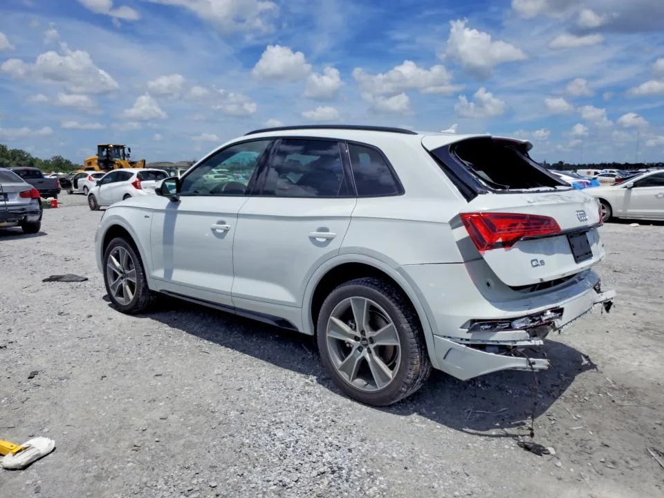 WA1GAAFY4S2057222 — 2025 AUDI Q5 photo 2