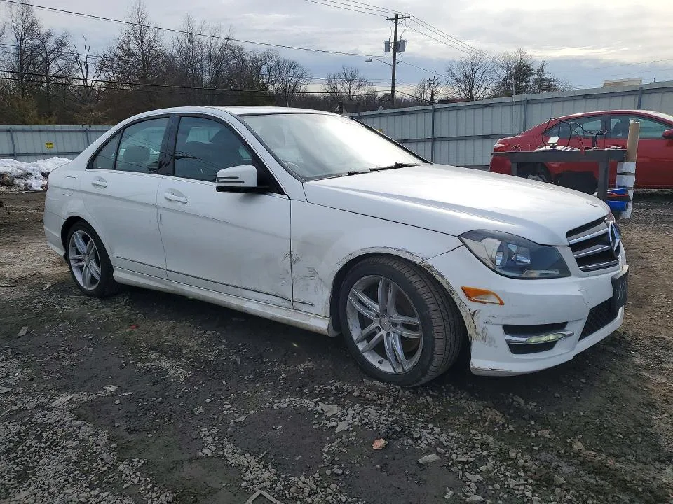 WDDGF8AB8ER317061 — 2014 MERCEDES-BENZ C photo 4