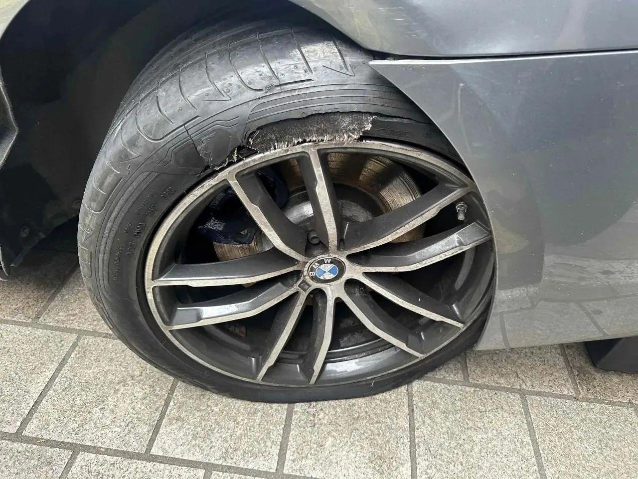 WBA11BH0XPWY23170 — 2023 BMW 520 photo 7