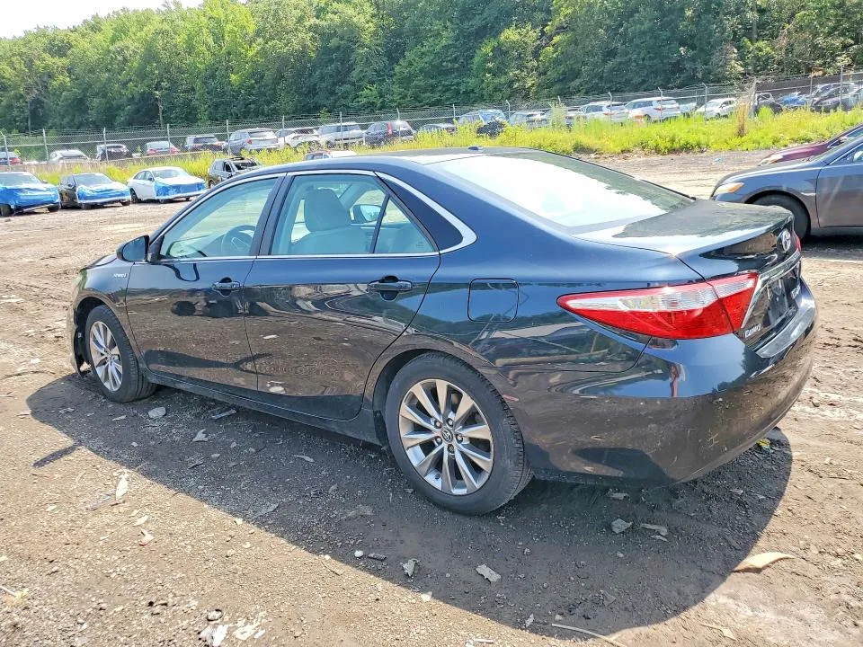 4T1BD1FK0HU205829 — 2017 TOYOTA CAMRY HYBRID photo 2