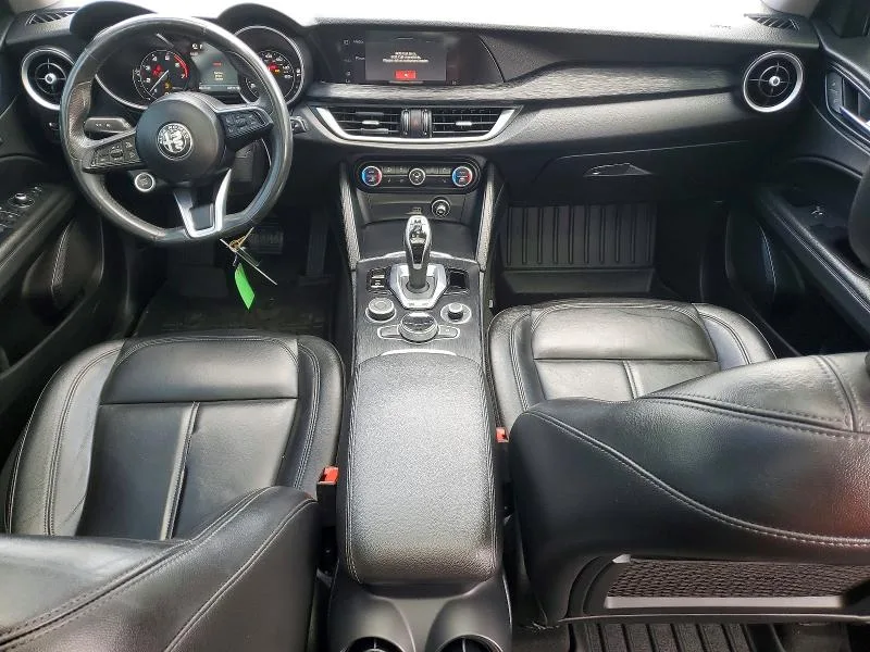 ZASPAKANXL7C99176 — 2020 ALFA ROMEO STELVIO photo 8