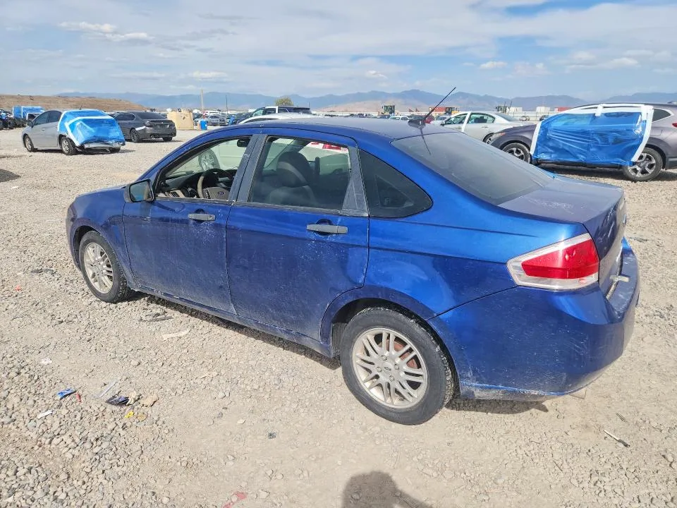 1FAHP35N69W177477 — 2009 FORD FOCUS photo 2