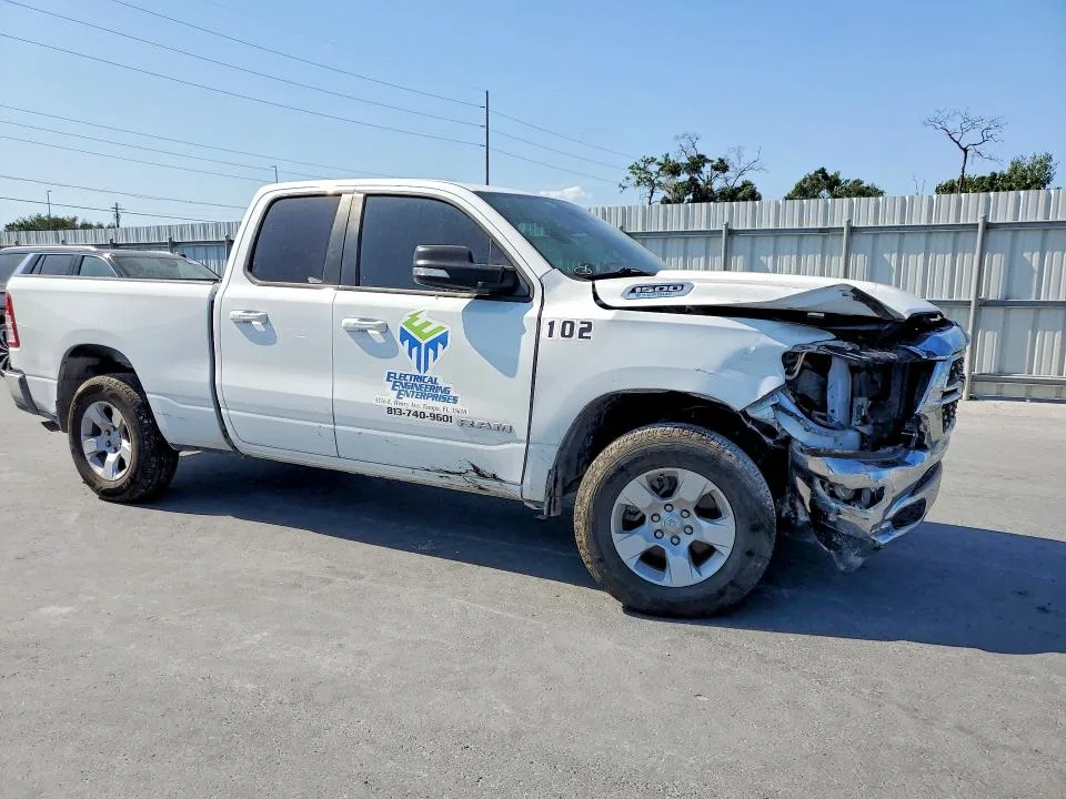 1C6RRFBG1NN472722 — 2022 RAM 1500 photo 4