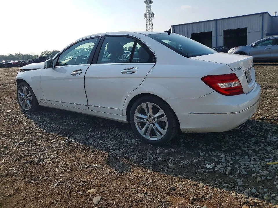 WDDGF8AB7DR285265 — 2013 MERCEDES-BENZ C photo 2