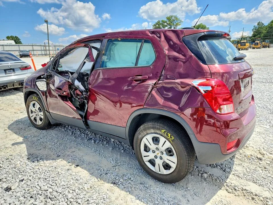 3GNCJKSB5HL254667 — 2017 CHEVROLET TRAX photo 2