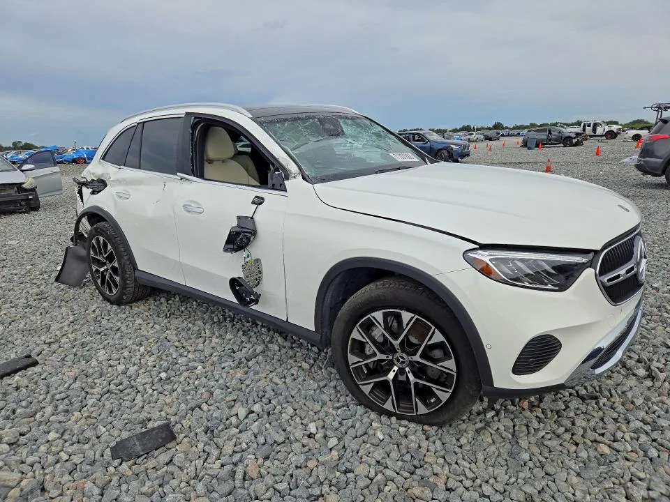 W1NKM5GB4SF296182 — 2025 MERCEDES-BENZ GLC photo 4