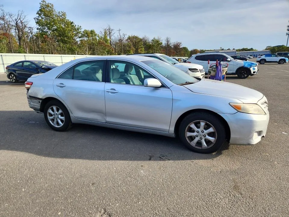 4T1BF3EK4BU686084 — 2011 TOYOTA CAMRY photo 4