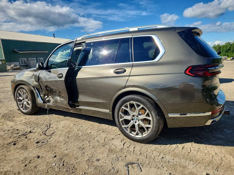 5UX23EM01S9X61527 — 2025 BMW X7 photo 2
