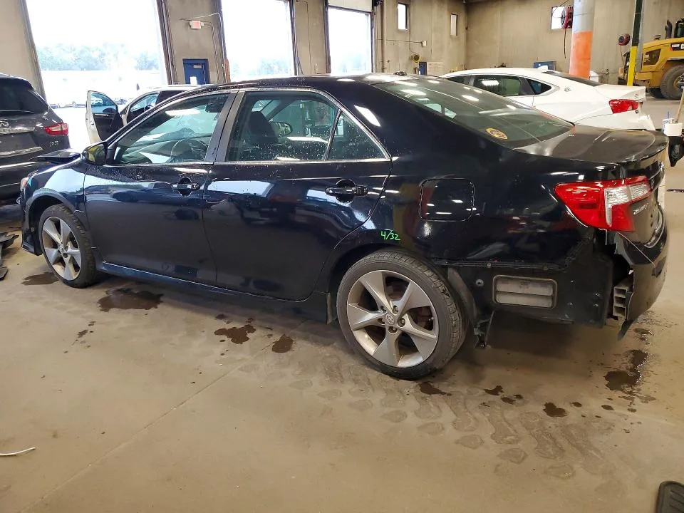 4T1BF1FK1CU155090 — 2012 TOYOTA CAMRY photo 2
