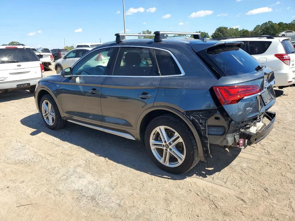 WA1E2AFY5M2028559 — 2021 AUDI Q5 E photo 2
