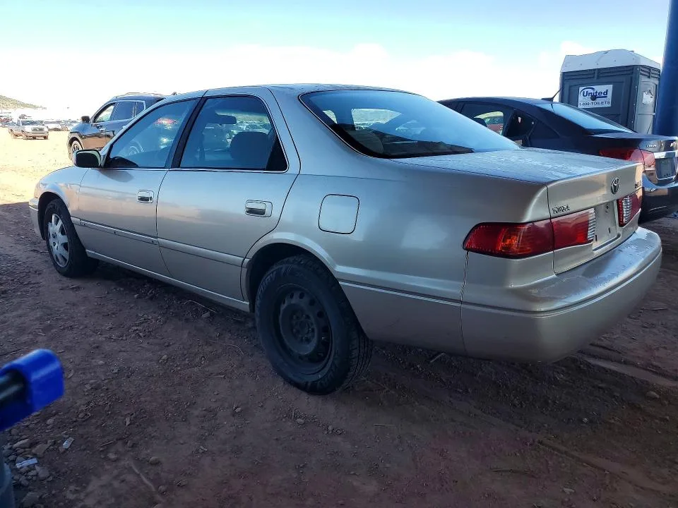 JT2BG22K5Y0487103 — 2000 TOYOTA CAMRY photo 2