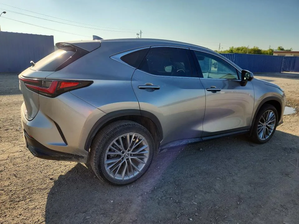 2T2HKCEZ5NC007217 — 2022 LEXUS NX photo 3