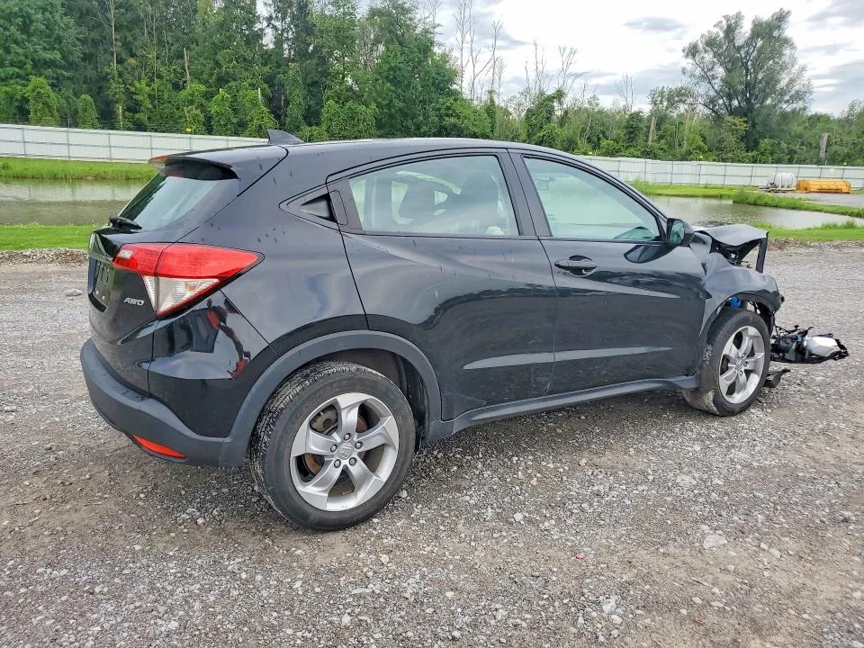 3CZRU6H38MM748201 — 2021 HONDA HR-V photo 3