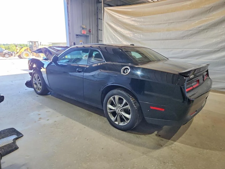 2C3CDZGG3LH110781 — 2020 DODGE CHALLENGER photo 2