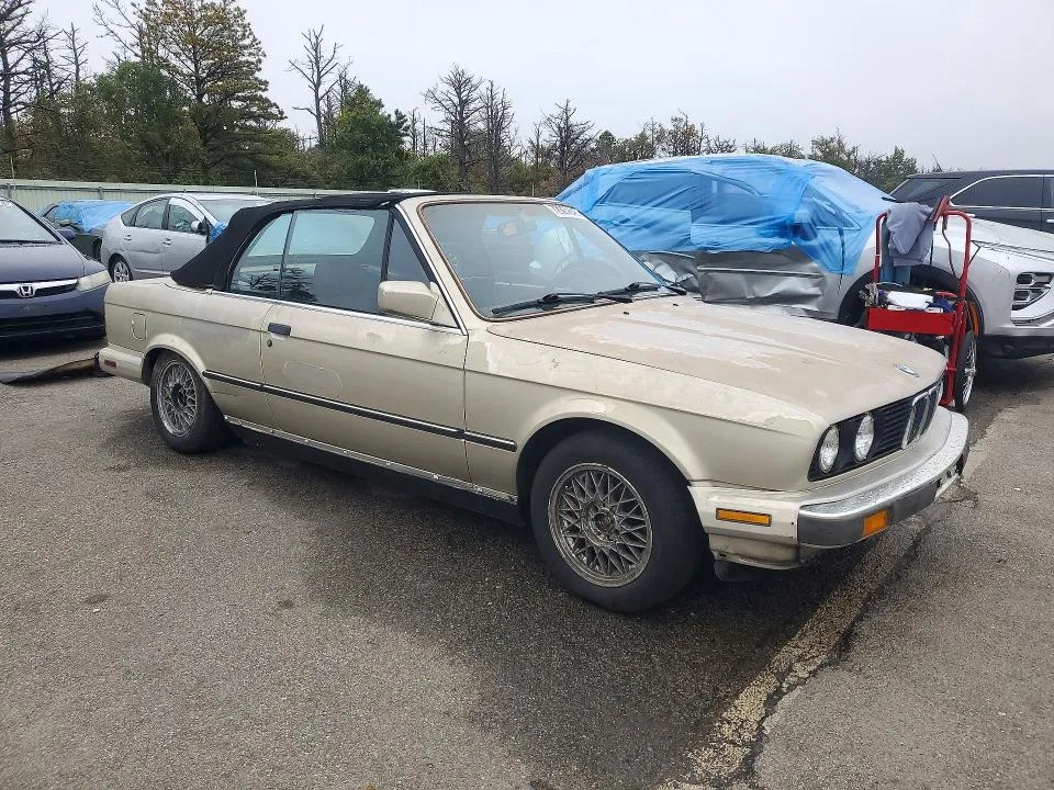 WBABB1301J8273579 — 1988 BMW 325 photo 4