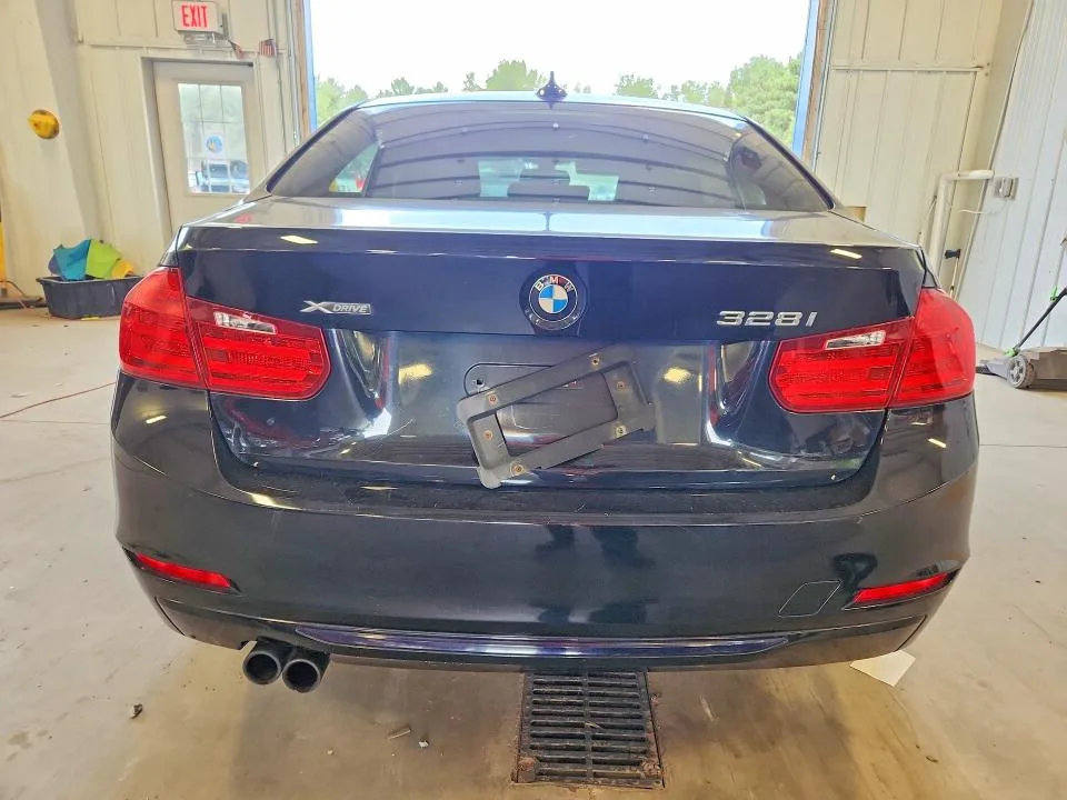 WBA3B3C58DJ976086 — 2013 BMW 328 photo 6