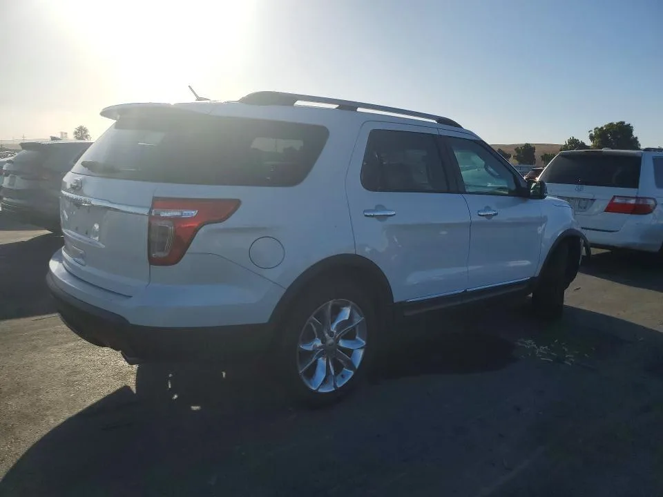 1FM5K7D88FGB31617 — 2015 FORD EXPLORER photo 3