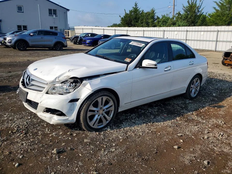 WDDGF8AB7DR285265 — 2013 MERCEDES-BENZ C photo 1