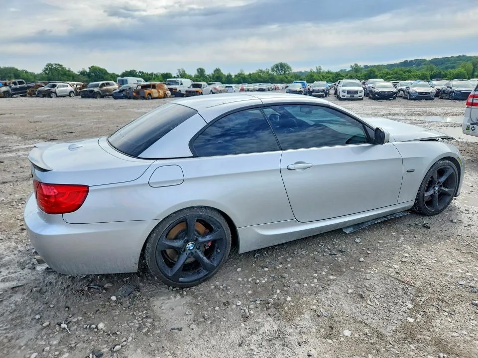 WBADX7C50CE745607 — 2012 BMW 335 photo 3