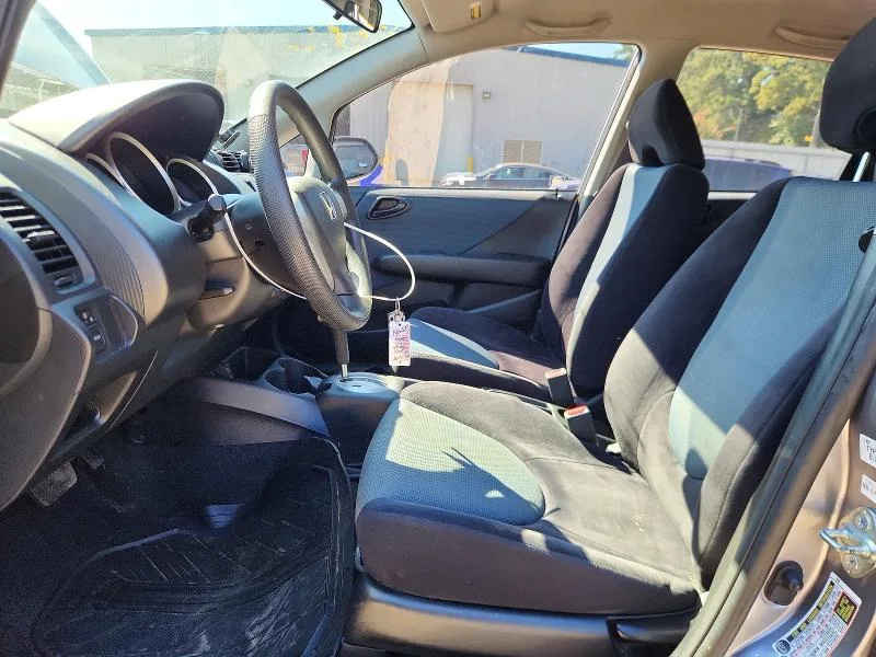JHMGD38458S010355 — 2008 HONDA FIT photo 7