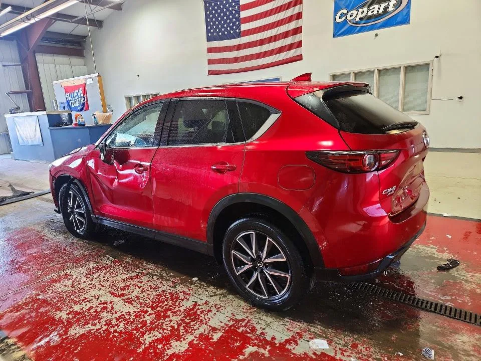 JM3KFBDM6J0338107 — 2018 MAZDA CX-5 photo 2