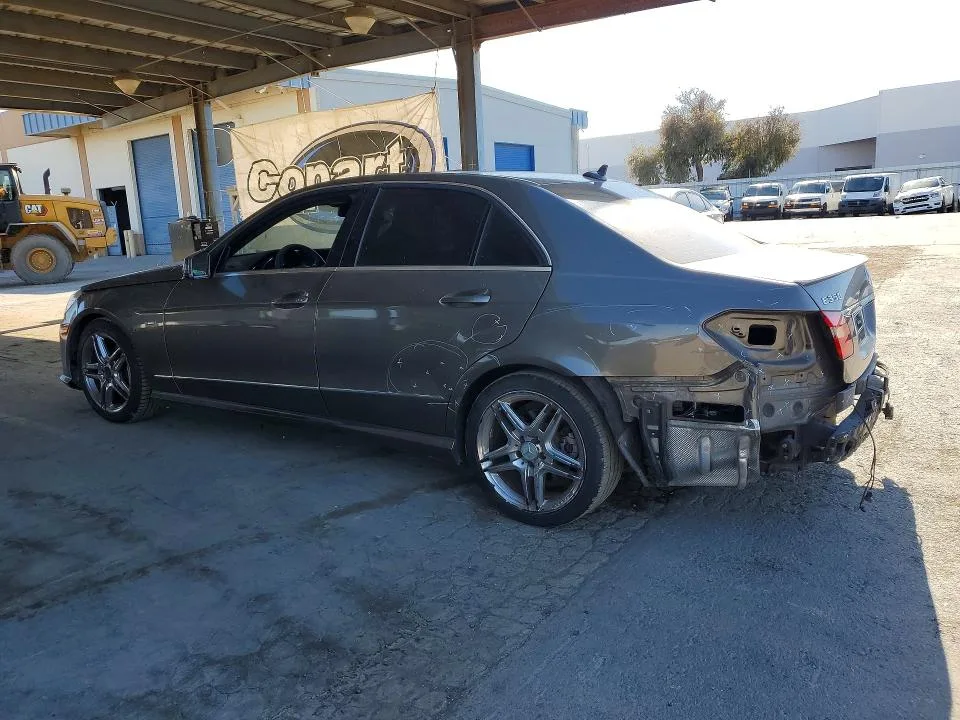WDDHF5KBXCA534334 — 2012 MERCEDES-BENZ E photo 2
