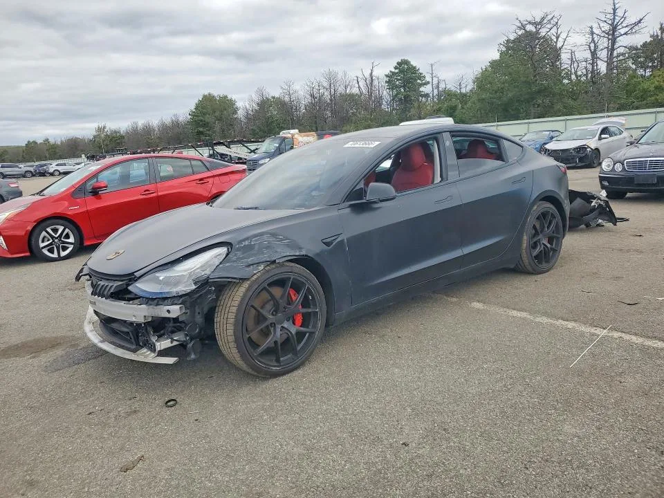 5YJ3E1EC1NF208498 — 2022 TESLA MODEL 3