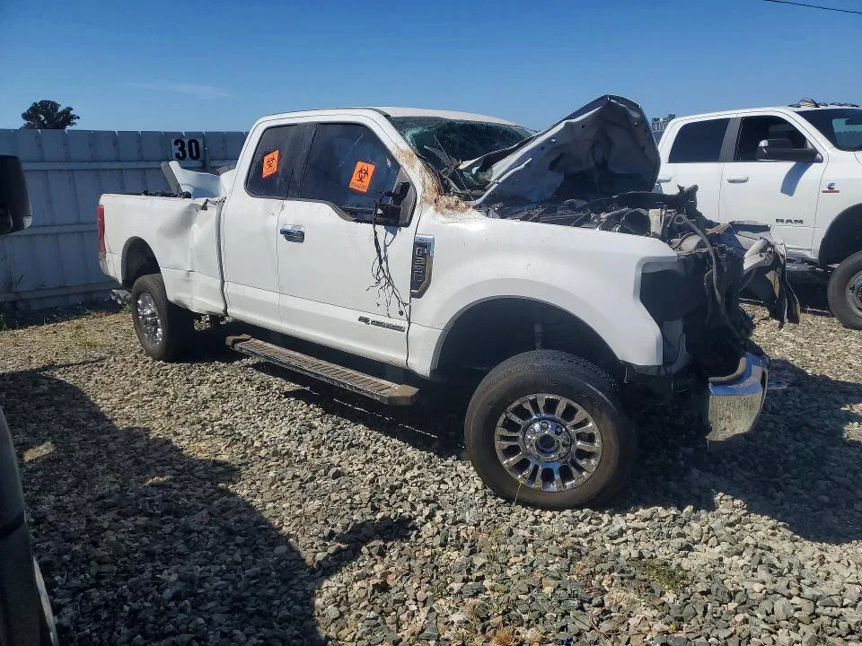 1FT8X3BTXNEE19491 — 2022 FORD F350 photo 4