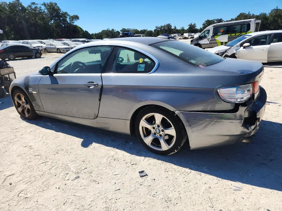 WBAWV53539P080945 — 2009 BMW 328 photo 2