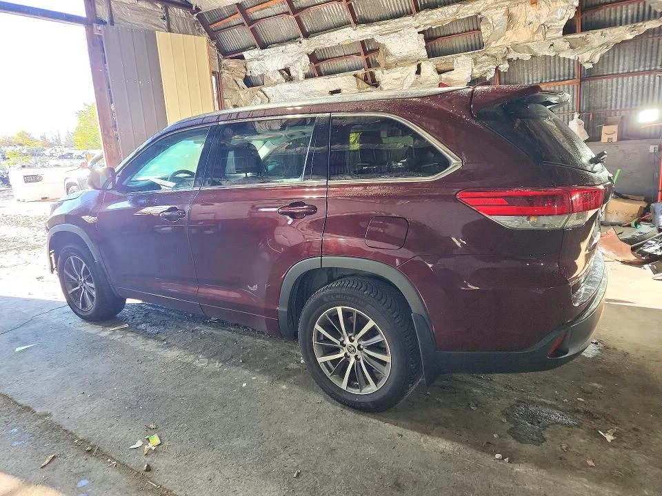 5TDJZRFH8JS912580 — 2018 TOYOTA HIGHLANDER photo 2
