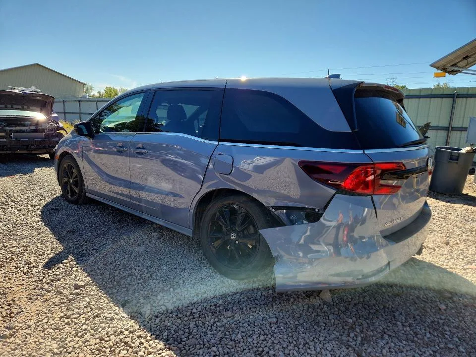 5FNRL6H79PB011321 — 2023 HONDA ODYSSEY photo 2