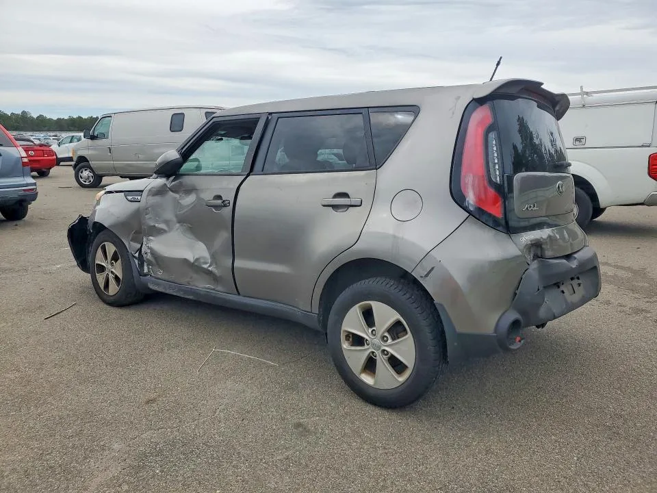 KNDJN2A20G7284961 — 2016 KIA SOUL photo 2