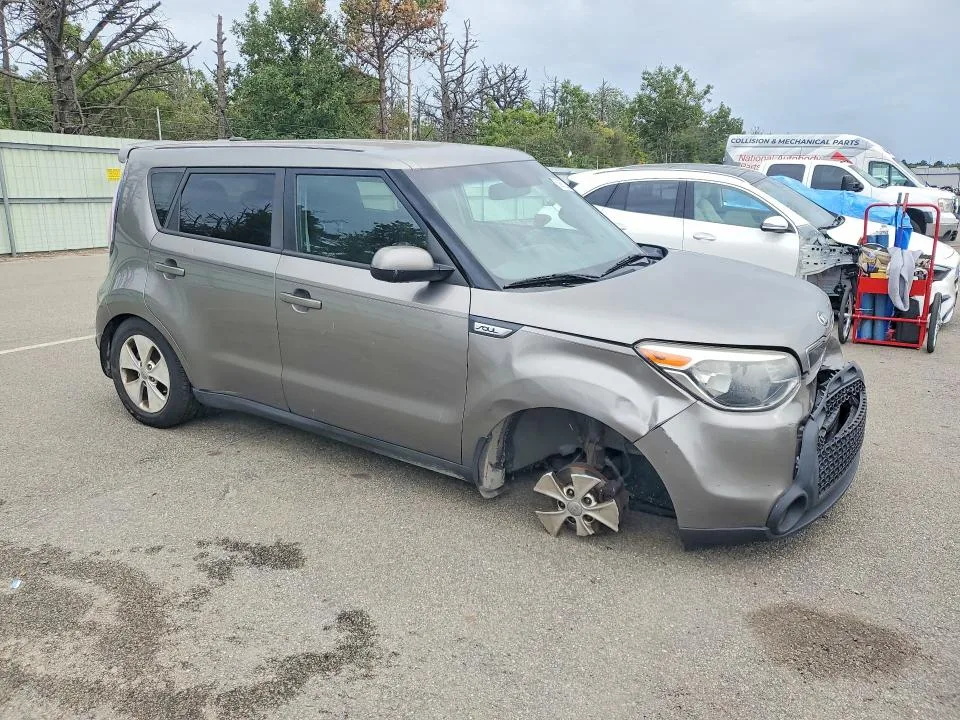 KNDJN2A20G7284961 — 2016 KIA SOUL photo 4