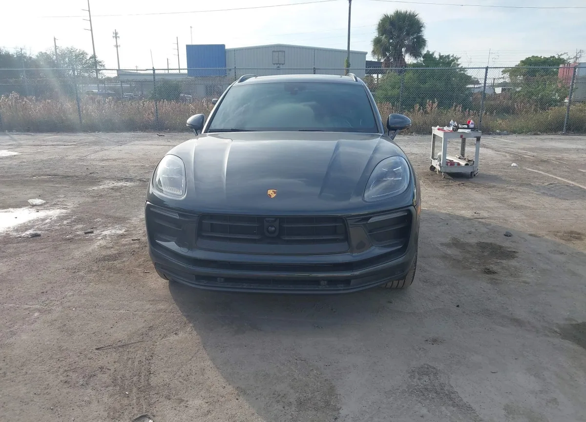 WP1AA2A57SLB02046 — 2025 PORSCHE Macan photo 9