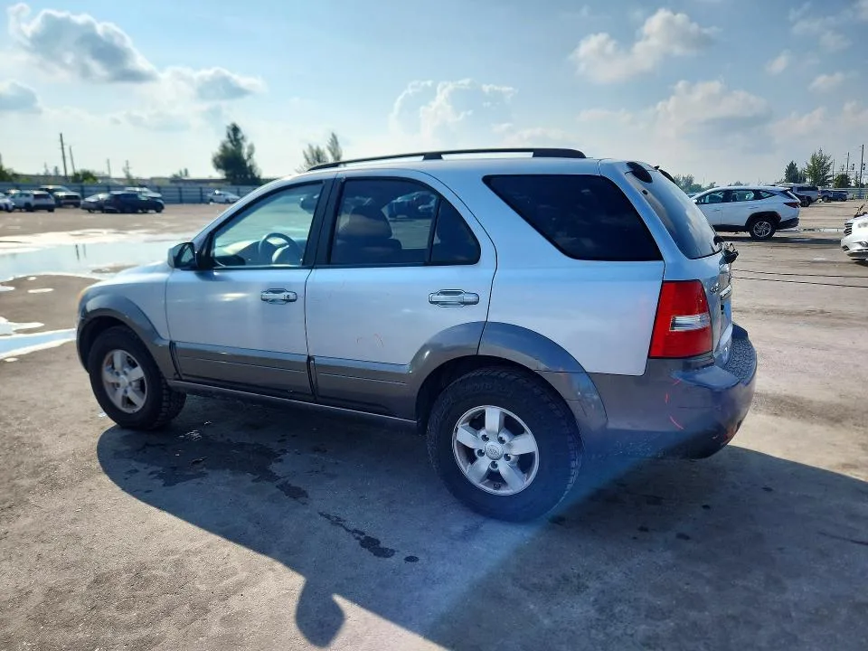 KNDJC736685845339 — 2008 KIA SORENTO photo 2