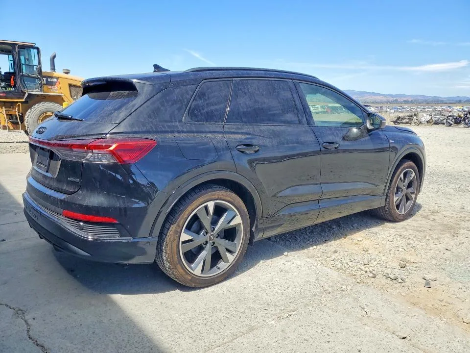 WA1MUBFZ1RP051352 — 2024 AUDI Q4 E-TRON photo 3