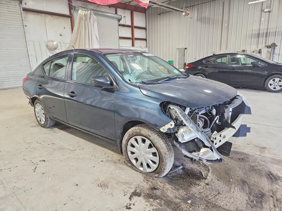 3N1CN7AP3GL879044 — 2016 NISSAN VERSA photo 4