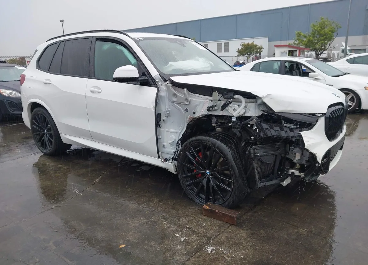 5UXCR6C06P9R21631 — 2023 BMW X5 photo 1