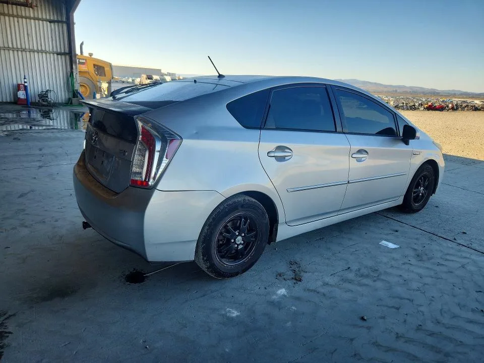JTDKN3DU8C5391771 — 2012 TOYOTA PRIUS photo 3