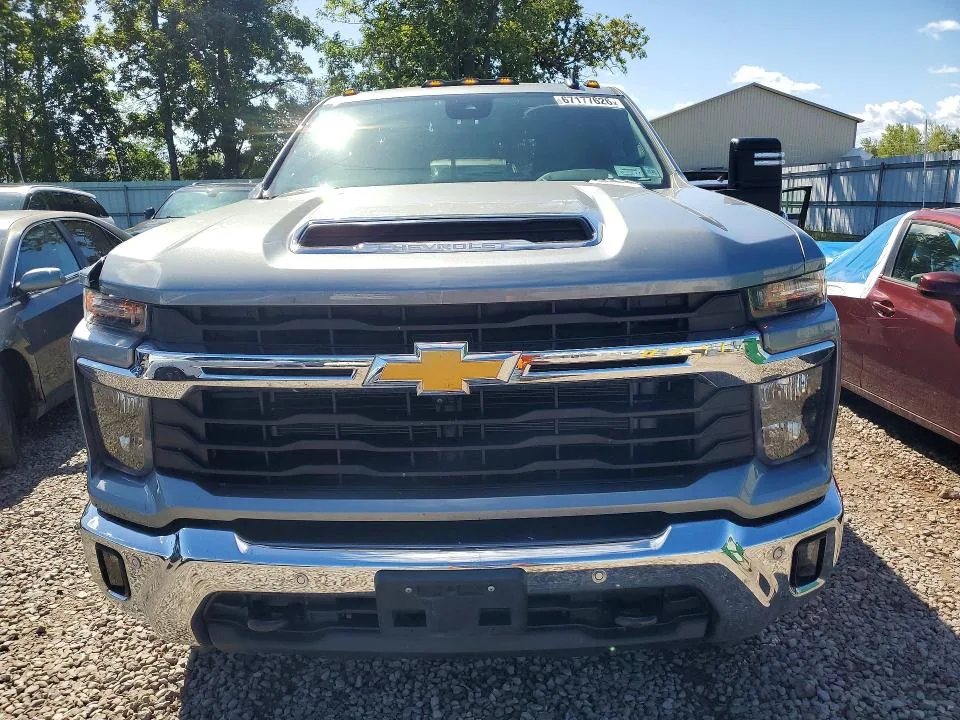 2GC4KNE76S1113165 — 2025 CHEVROLET SILVERADO photo 5
