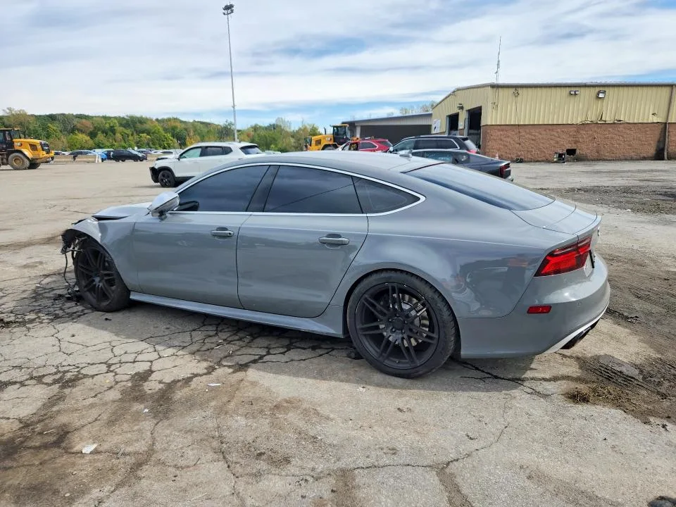 WUAW2AFC4GN900962 — 2016 AUDI RS7 photo 2