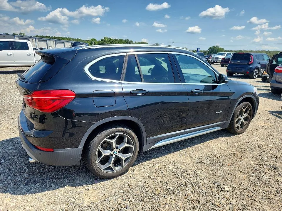WBXHT3Z39H4A65769 — 2017 BMW X1 photo 3