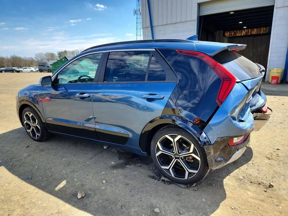 KNDCR3LF2P5043224 — 2023 KIA NIRO PLUG-IN HYBRID photo 2