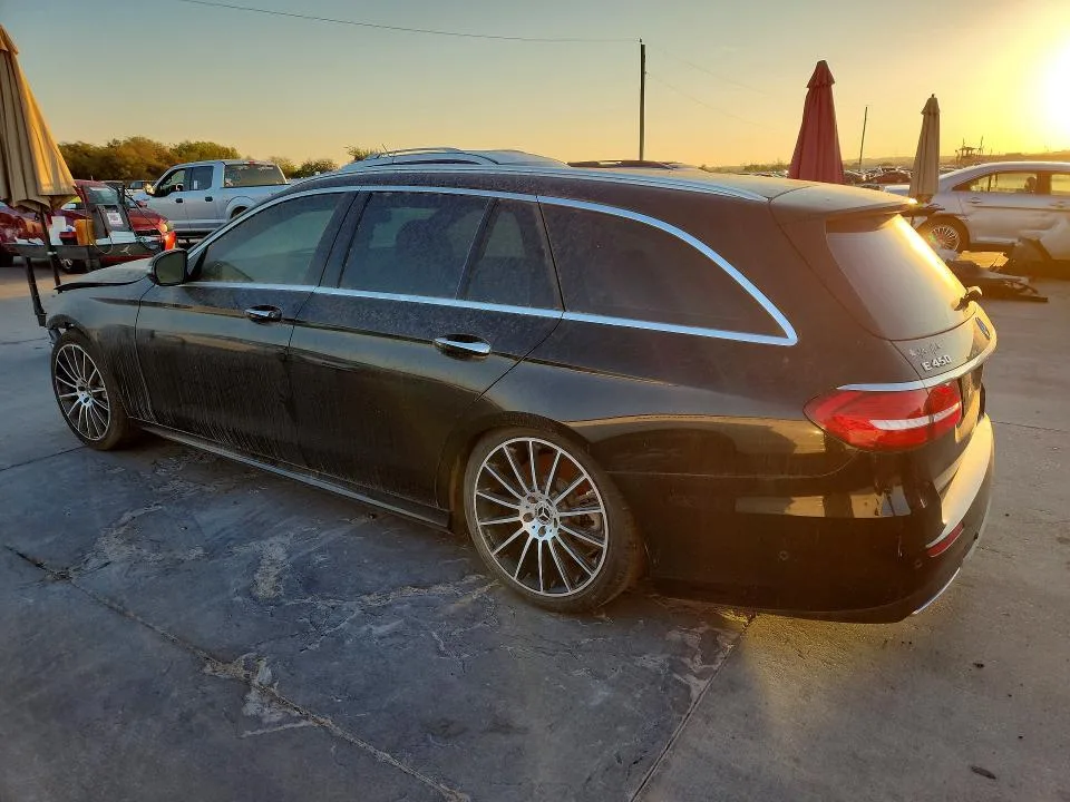 WDDZH6JB6KA691086 — 2019 MERCEDES-BENZ E photo 2