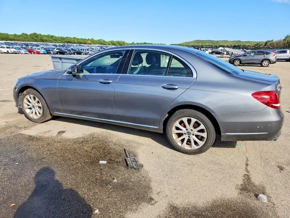 WDDZF4KB4KA507532 — 2019 MERCEDES-BENZ E photo 2