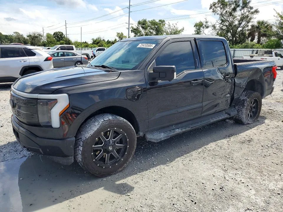 1FT6W1EV2NWG03300 — 2022 FORD F150