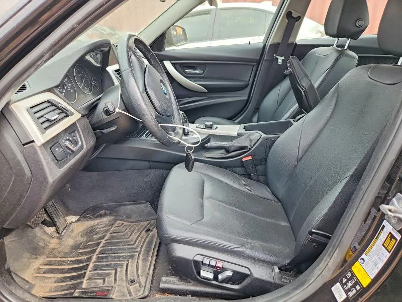 WBA8E5G56GNU22173 — 2016 BMW 320 photo 7