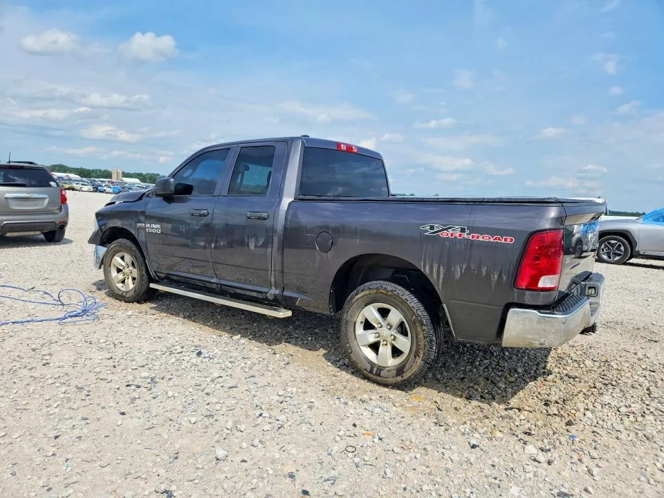 1C6RR7FT1JS165821 — 2018 RAM 1500 photo 2