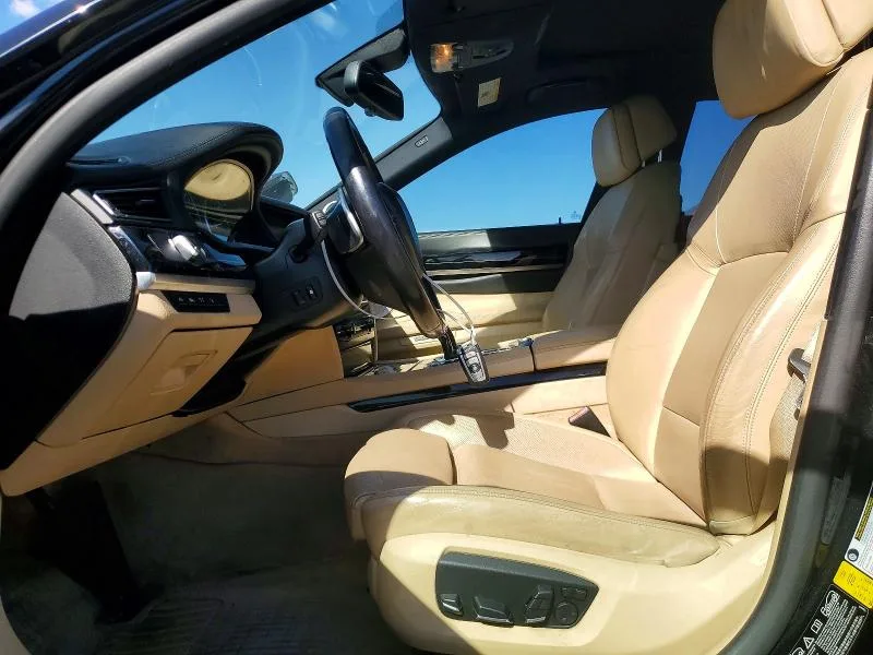 WBAYF8C57DDE59239 — 2013 BMW 750 photo 7